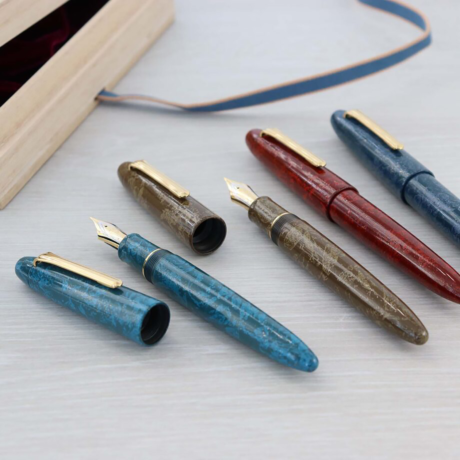 Sailor 1911 King of Pens Iro-Miyabi Ran-Peki Jade GT Fountain pen